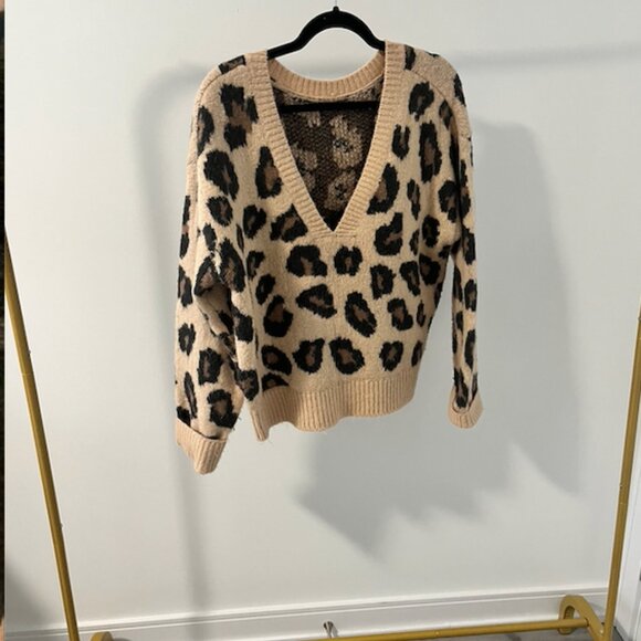 Cheetah Sweater - Picture 1 of 2